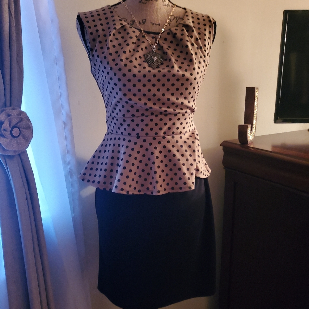 Dress - Picture 3 of 3